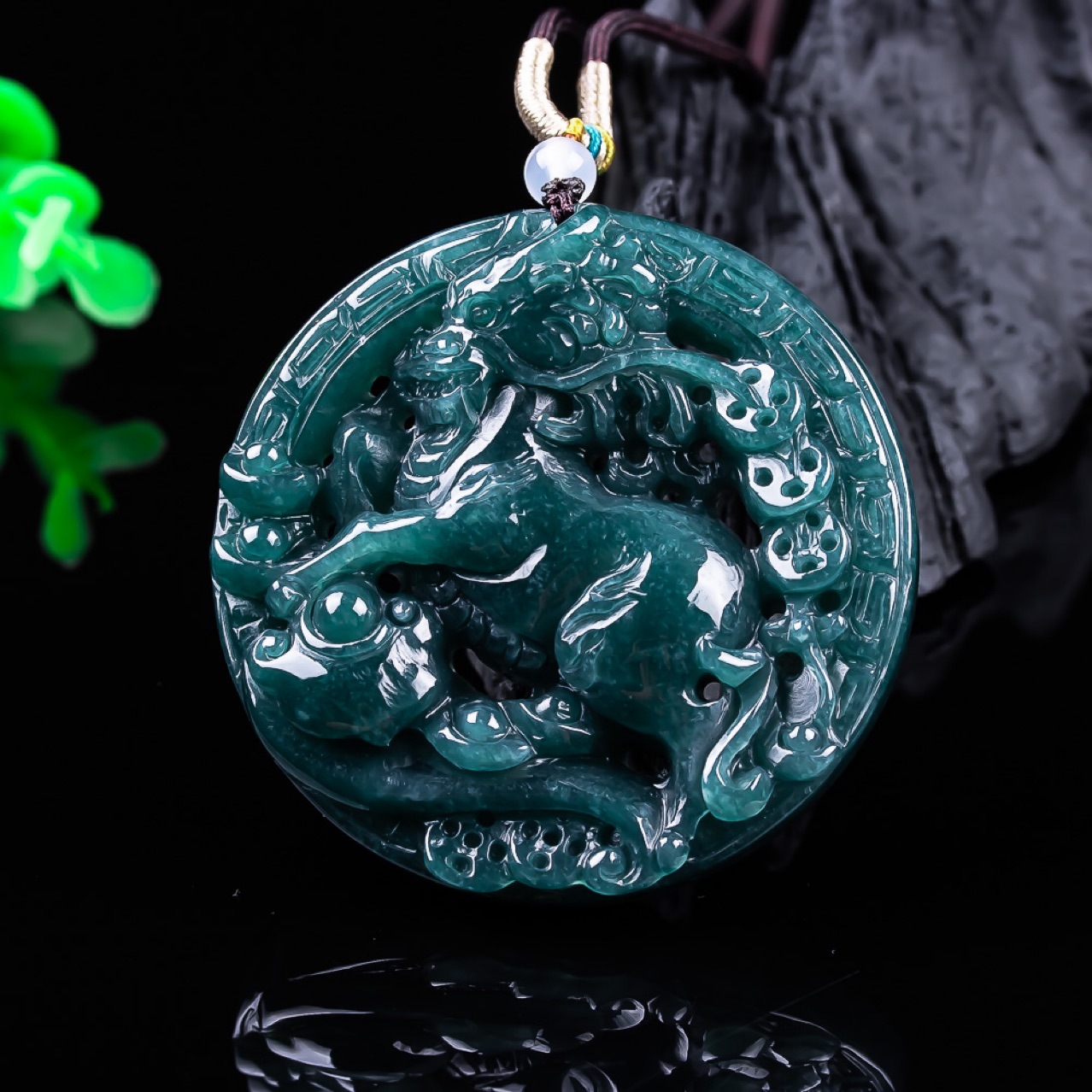 Burmese Jadeite Dragon Pendant - огляд і ціна Women'S Accessories